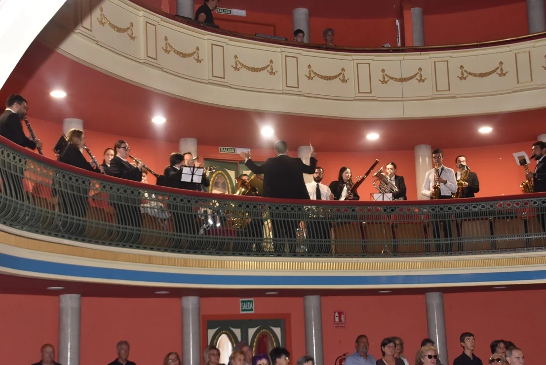 Béjar reconoce el esfuerzo y el trabajo en la gala de honores y distinciones